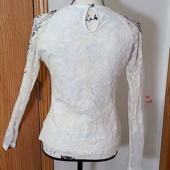 BKE Boutique lace beaded vintage vibe long sleeved boho top - Picture 6 of 6